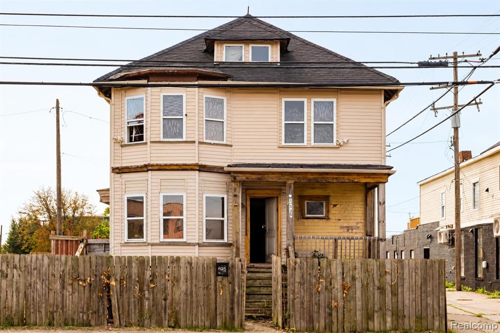 1525 Spruce Street, Detroit, MI 48216