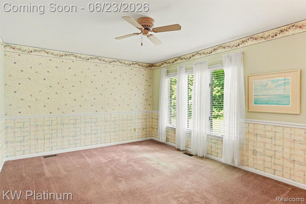 41945 Hillview Drive, Sterling Heights, MI 48314 — Photo 16