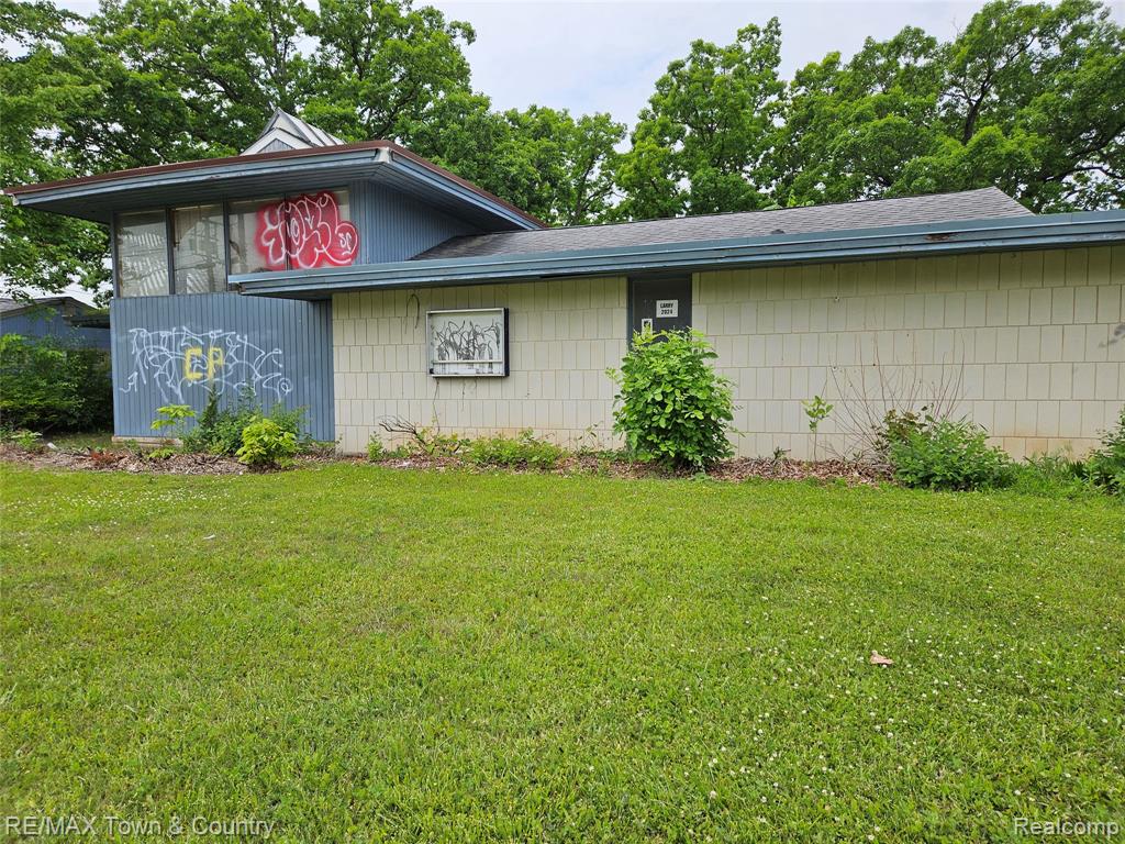 4233 Clio Road, Flint, MI 48504 — front exterior