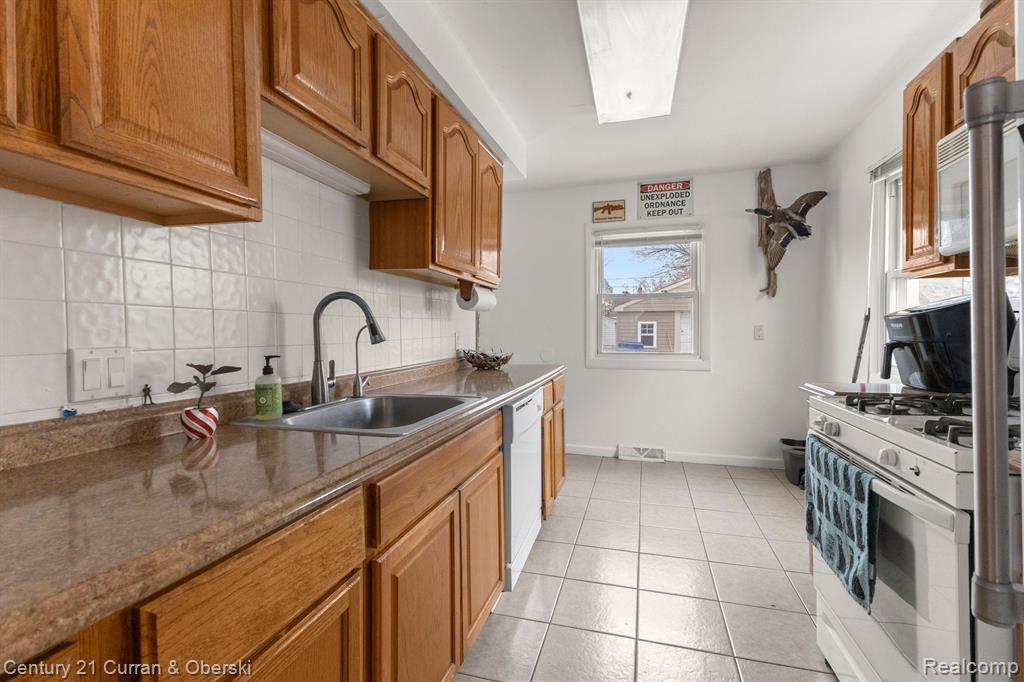 4965 Huron Street, Dearborn Heights, MI 48125 — Photo 7