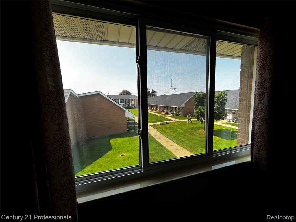 8203 Huntington Street, 15, Westland, MI — Photo 9