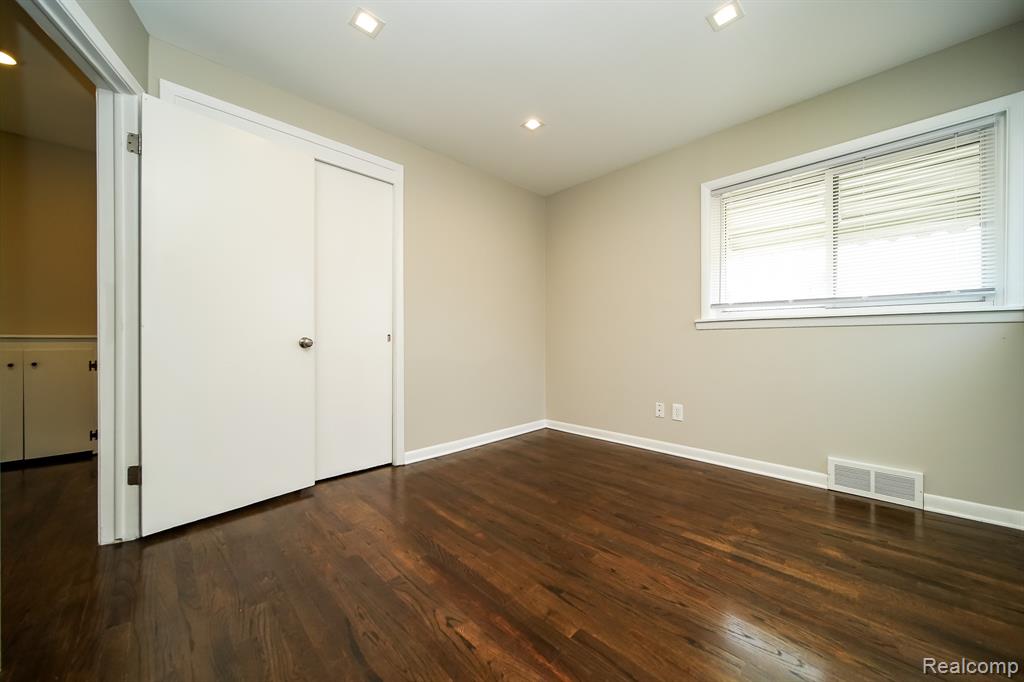 5367 E 13 Mile Road, Warren, MI 48092 — Photo 51