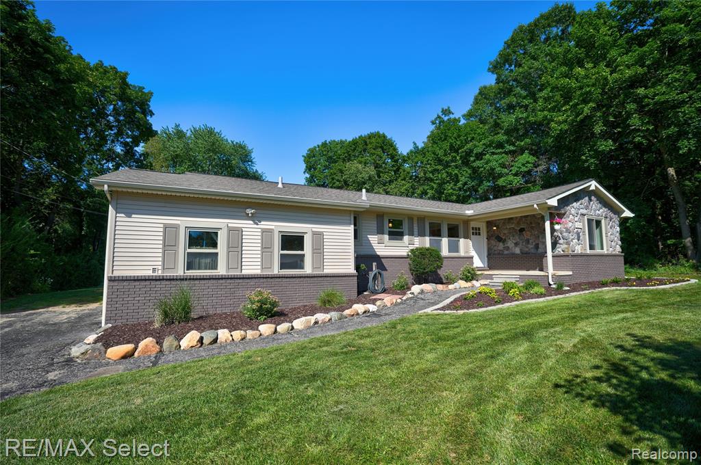 2456 N Tipsico Lake Road, Hartland, MI 48353 — Photo 54