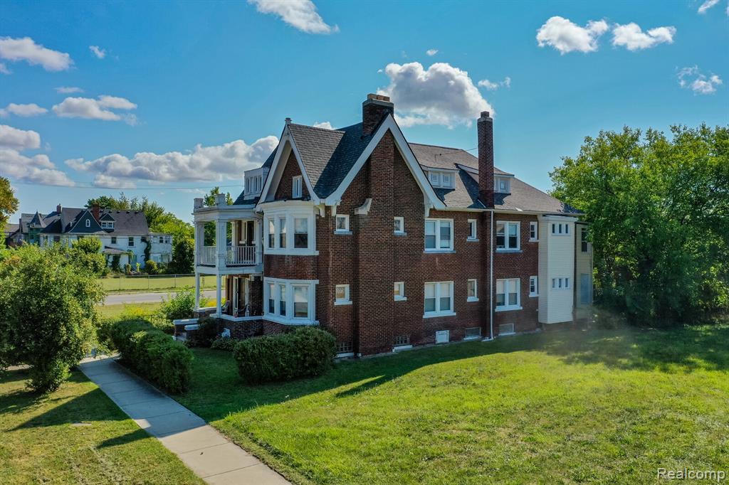 100 Chandler Street, Detroit, MI 48202 — Photo 2