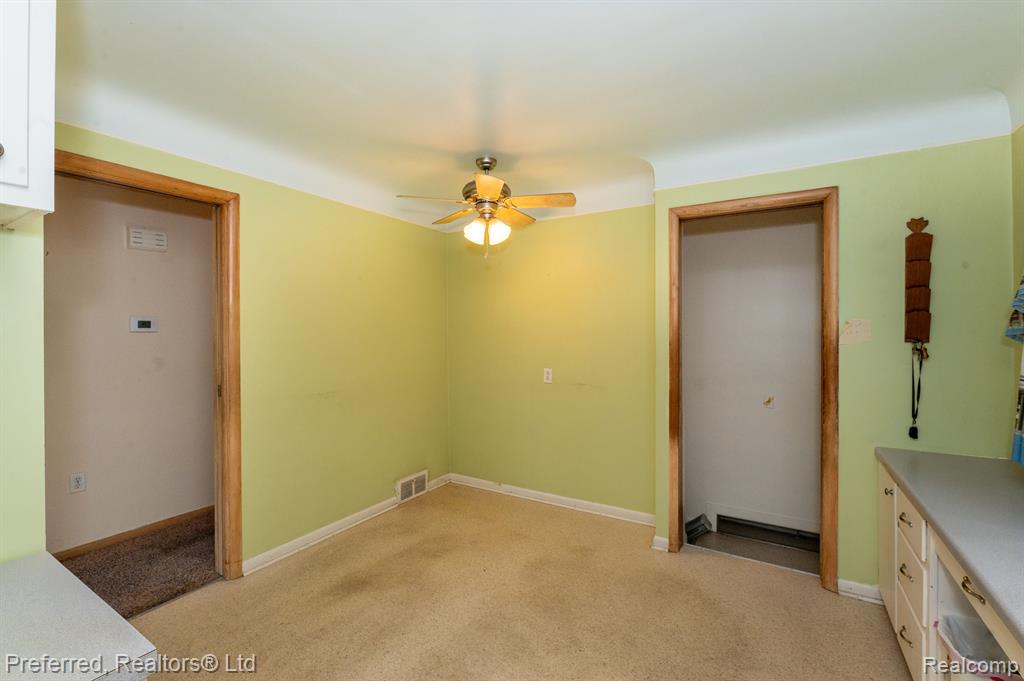 4565 UNIVERSAL Street, Dearborn Heights, MI 48125 — Photo 7