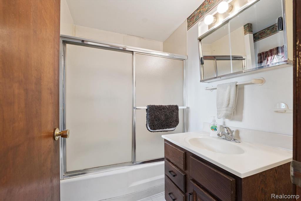 220 W 6th Street, Imlay City, MI 48444 — Photo 38