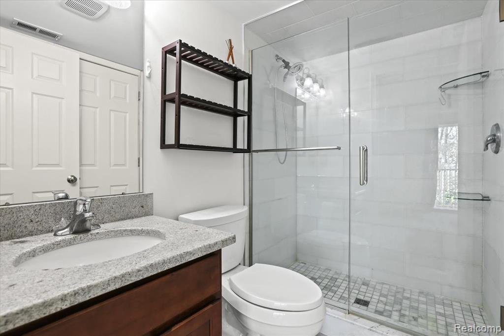 1097 Foxboro, 31, Troy, MI 48083 — Photo 17