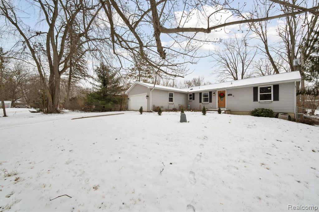 248 Beachway Street, Whitmore Lake, MI 48189 — Photo 38