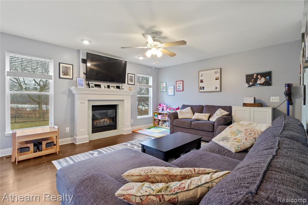 4335 Pondview Drive, Swartz Creek, MI 48473 — Photo 18