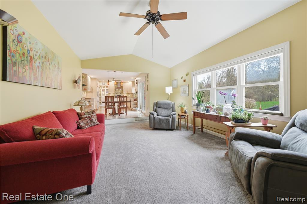 8135 Kimble Drive, Pinckney, MI 48169 — Photo 17