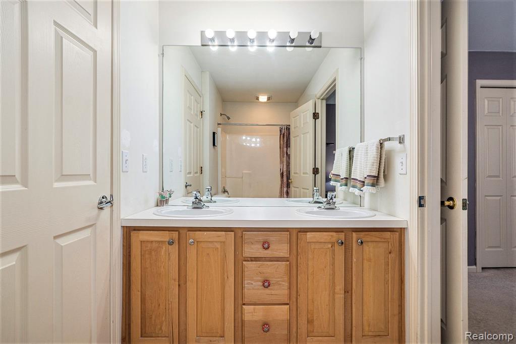 6162 MCCANDLISH Road, Grand Blanc, MI 48439 — Photo 23