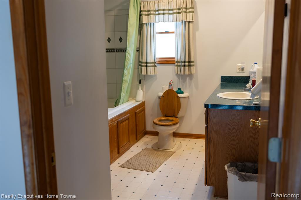 5237 TAFT Road, Clay, MI 48001 — Photo 9