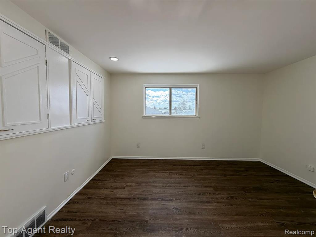 40903 Flagstaff Drive, Sterling Heights, MI 48313 — Photo 11