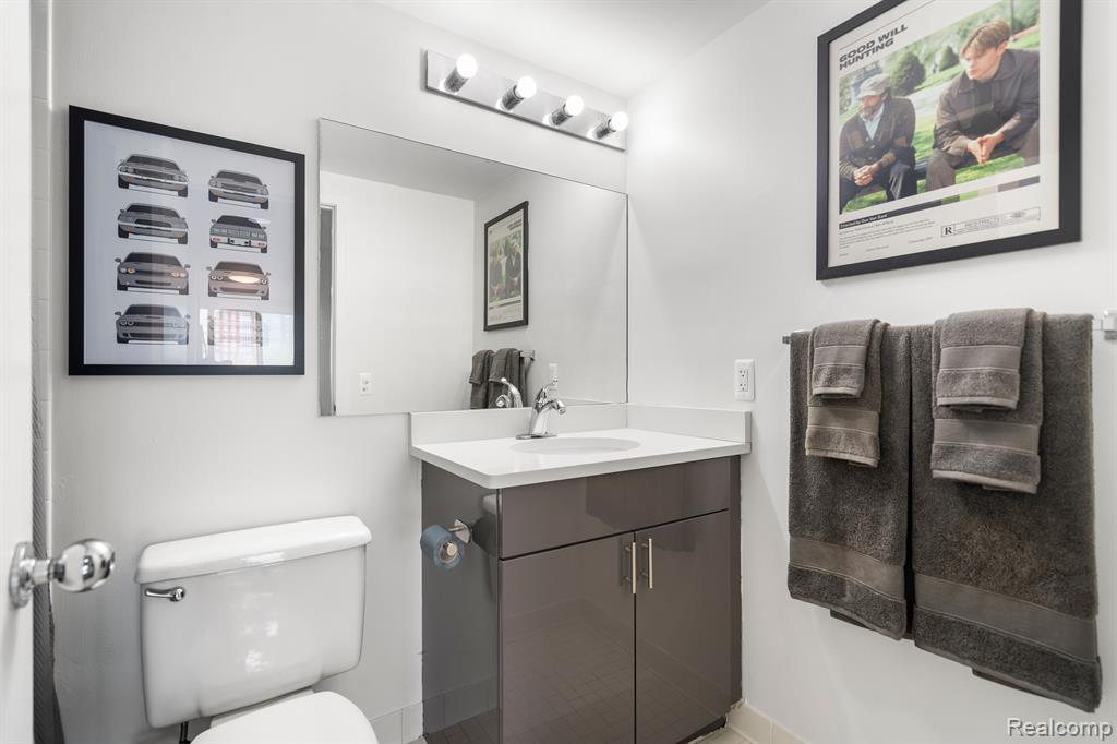3320 SPINNAKER Lane, 4A, Detroit, MI 48207 — Photo 16