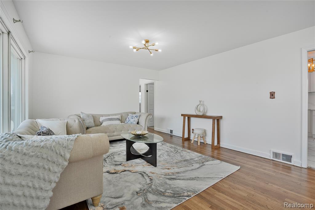 4971 Julius Boulevard, Westland, MI 48186 — Photo 5