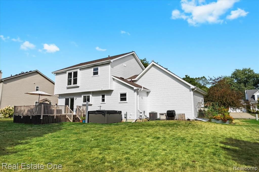 10090 Heatherway Drive, Pinckney, MI 48169 — Photo 32