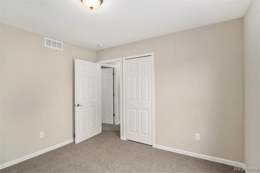 5499 SITKA Street, Burton, MI 48519 — Photo 15