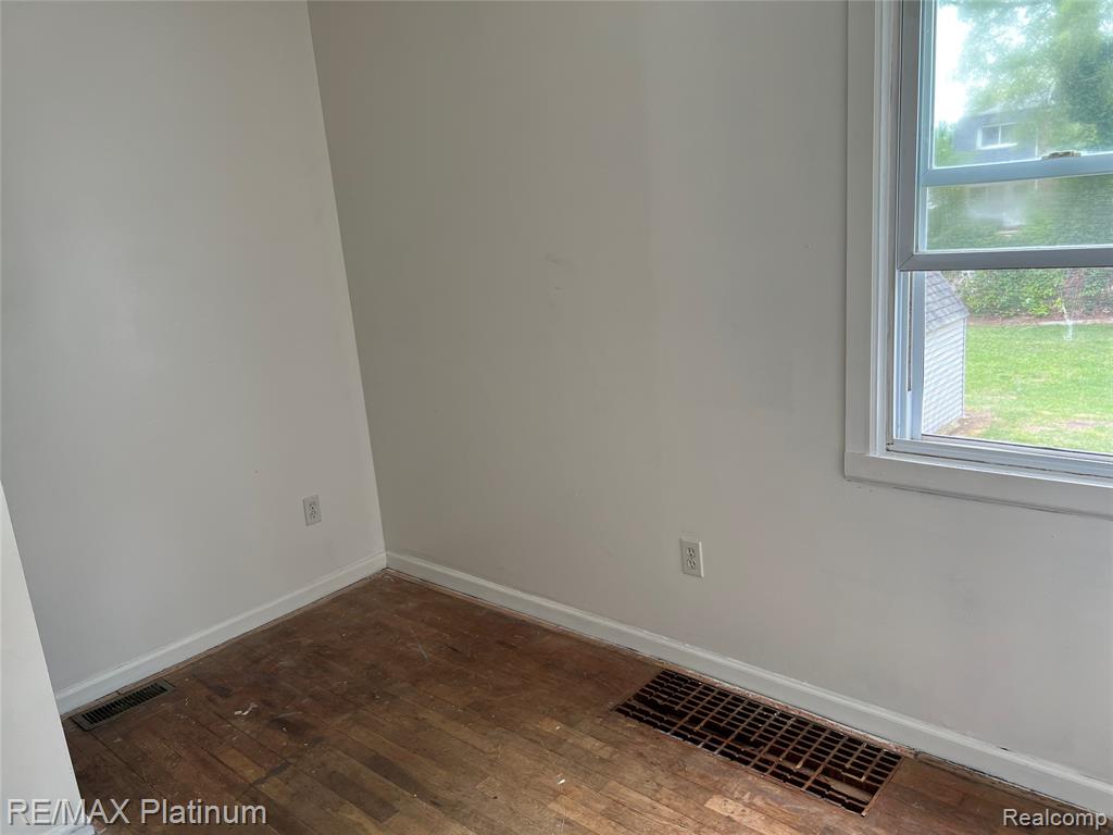 5126 Morrish Road, Swartz Creek, MI 48473 — Photo 12