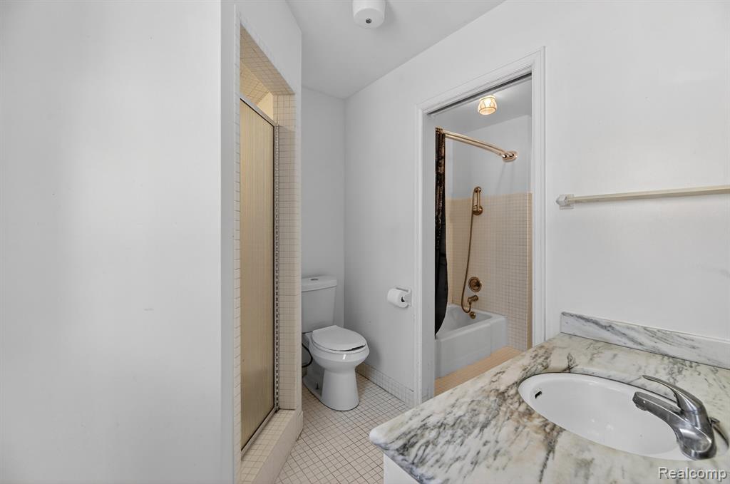 5551 Sugar Bush Lane, Flint, MI 48532 — Photo 21