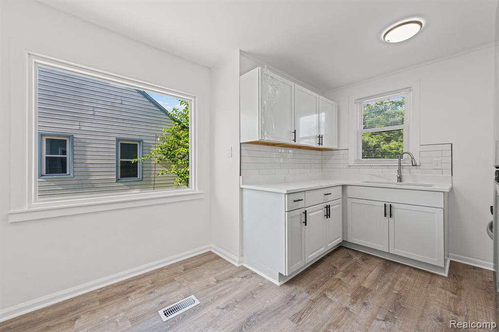 6556 Pelham Road, Taylor, MI 48180 — Photo 11