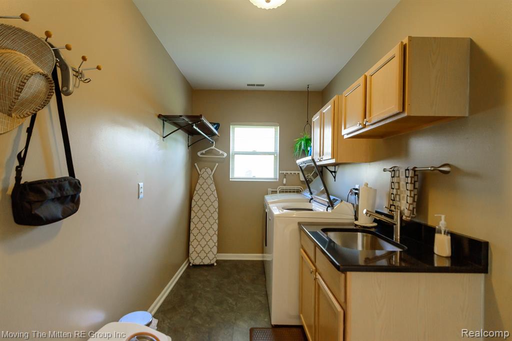 9501 Madison Drive, Belleville, MI 48111 — Photo 25