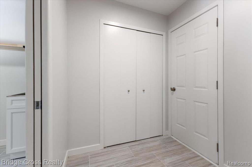 6258 Lindsay Court, West Bloomfield, MI 48324 — Photo 27