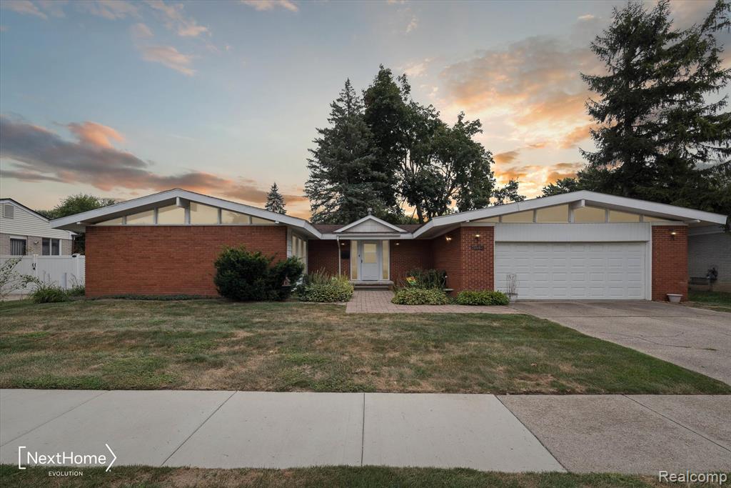 9445 Washington Street, Romulus, MI 48174 — front exterior