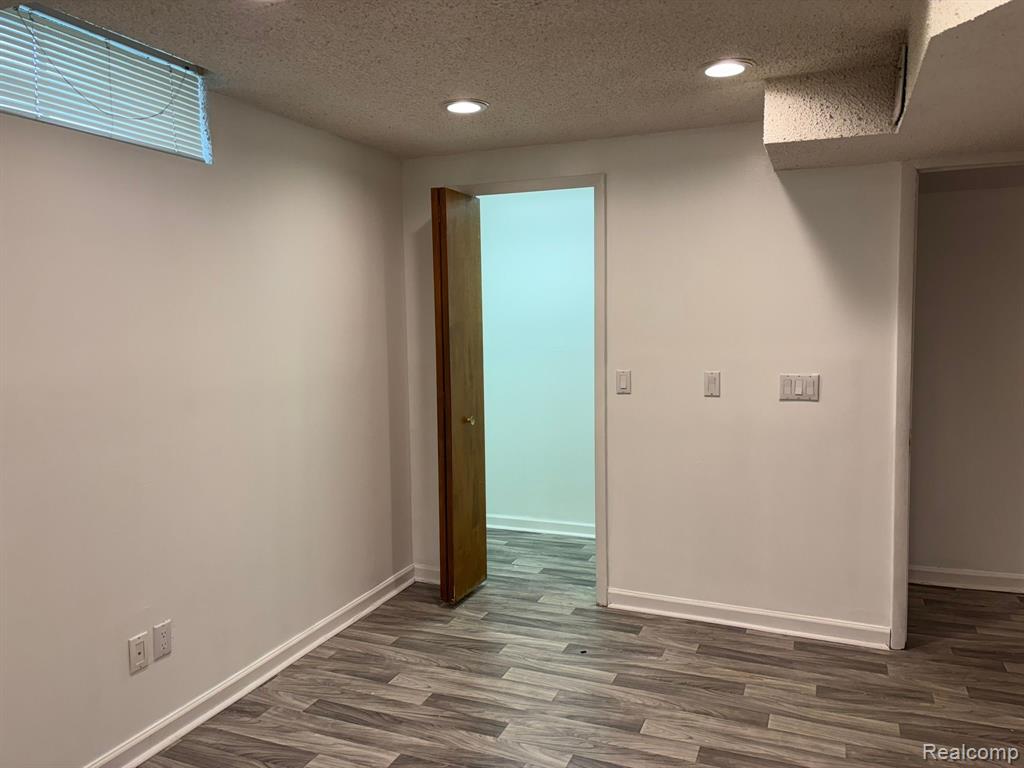 26411 SUMMERDALE Drive, Southfield, MI 48033 — Photo 10