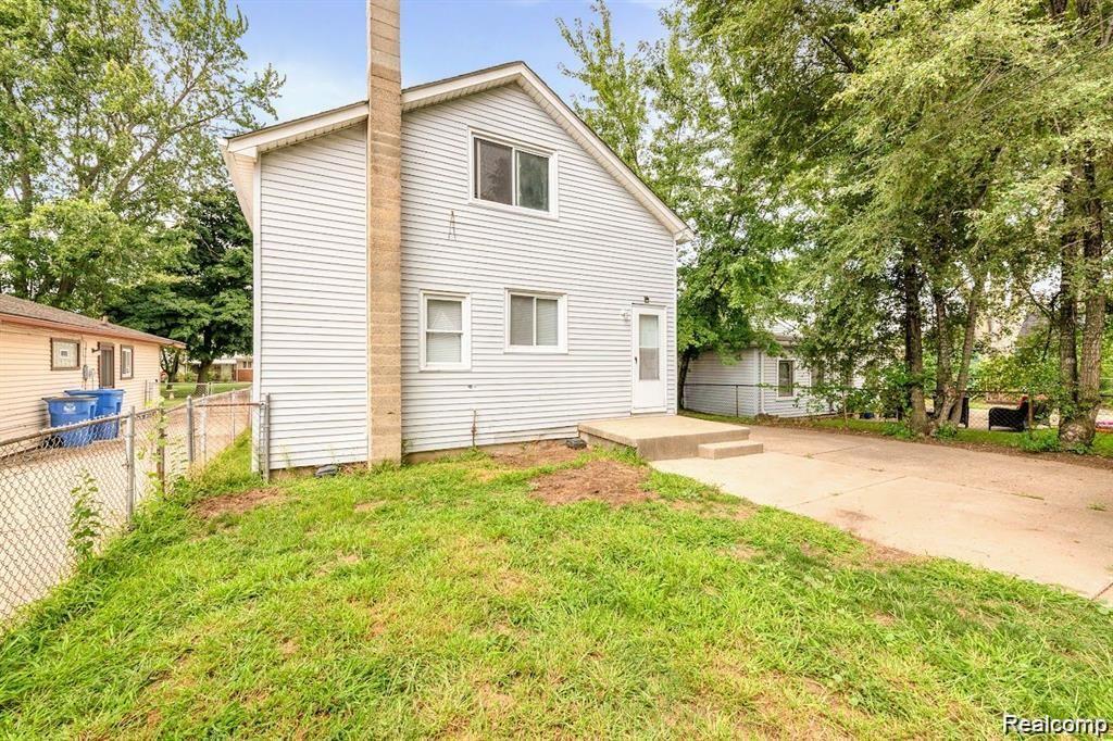 8676 Robindale Avenue, Dearborn Heights, MI 48127 — Photo 12