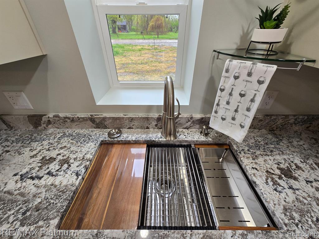 43680 BURTRIG Road, Belleville, MI 48111 — Photo 11