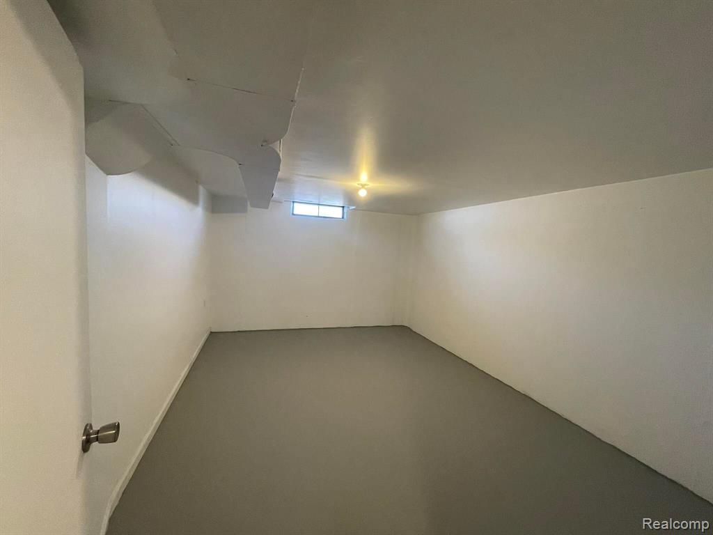 5775 N DOWLING Street, Westland, MI — Photo 13