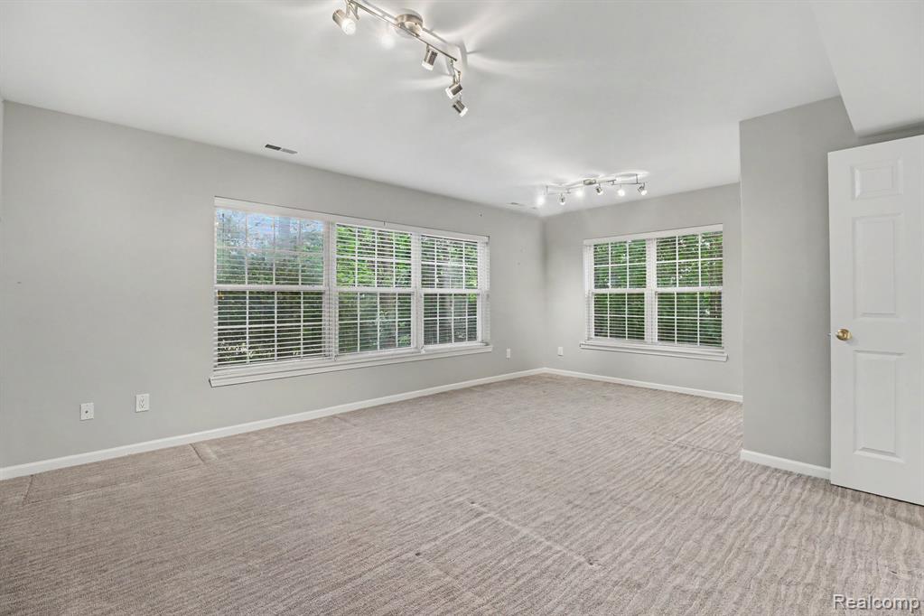 6573 Summit Ridge, Clarkston, MI — Photo 10
