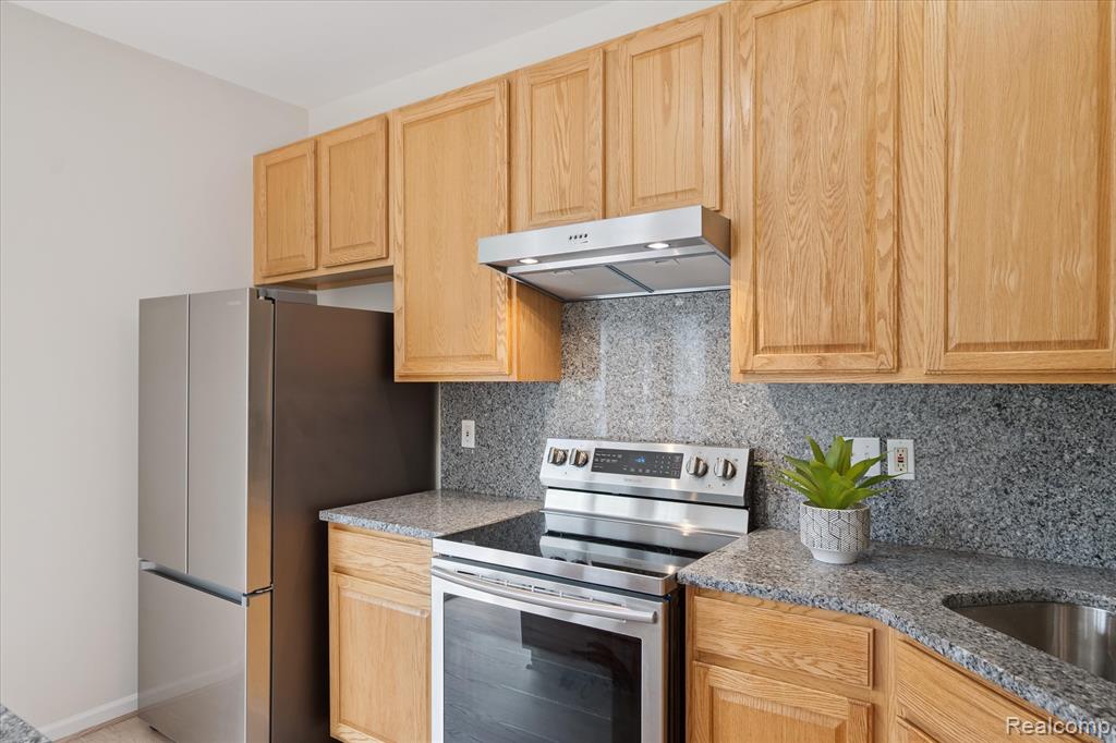 545 Cherry Orchard Road, Canton, MI 48188 — Photo 16