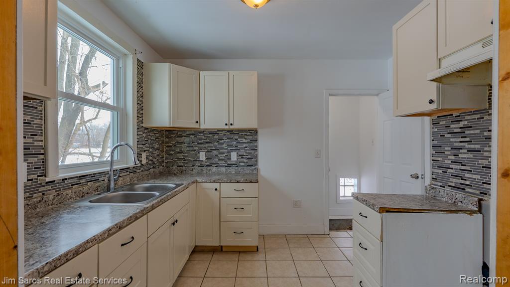 17892 Bradford Street - Photo 4
