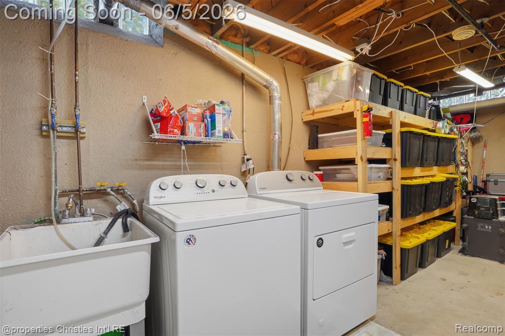 8982 Beatrice Street, Livonia, MI 48150 — Photo 27