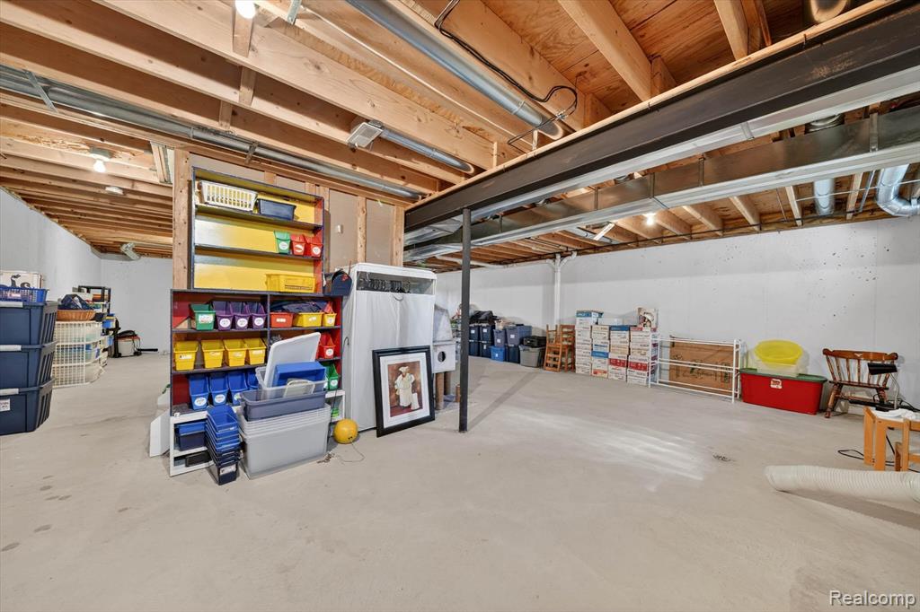 1112 Vernier Road, Grosse Pointe Woods, MI 48236 — Photo 35
