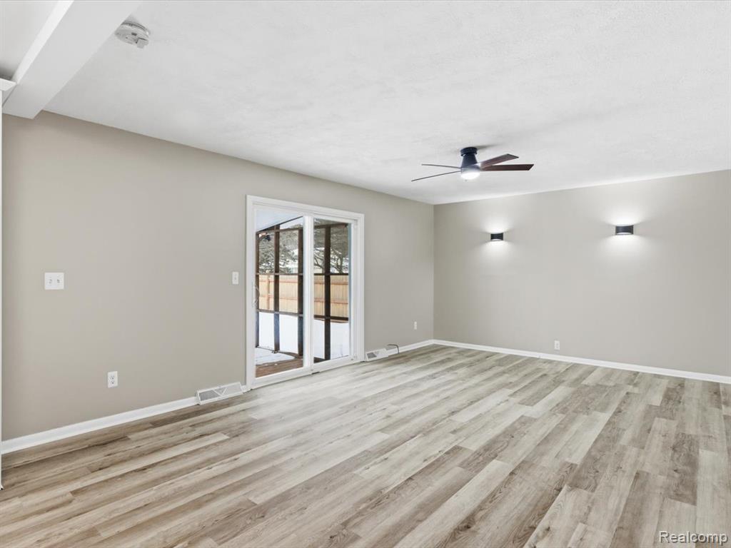 5837 Lakeshore Road, Fort Gratiot, MI 48059 — Photo 22