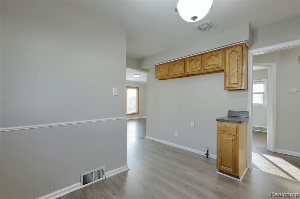24907 Brittany Avenue, Eastpointe, MI 48021 — Photo 9