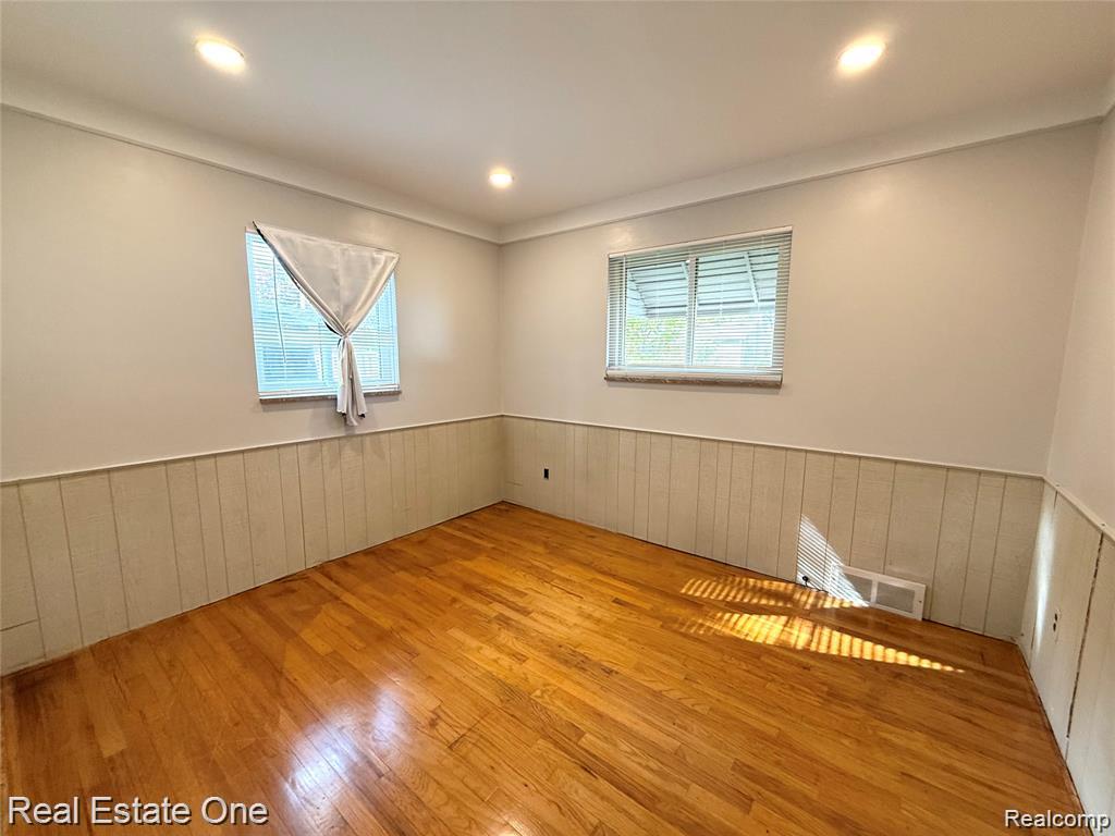 7627 Rosemary Street, Dearborn Heights, MI 48127 — Photo 8