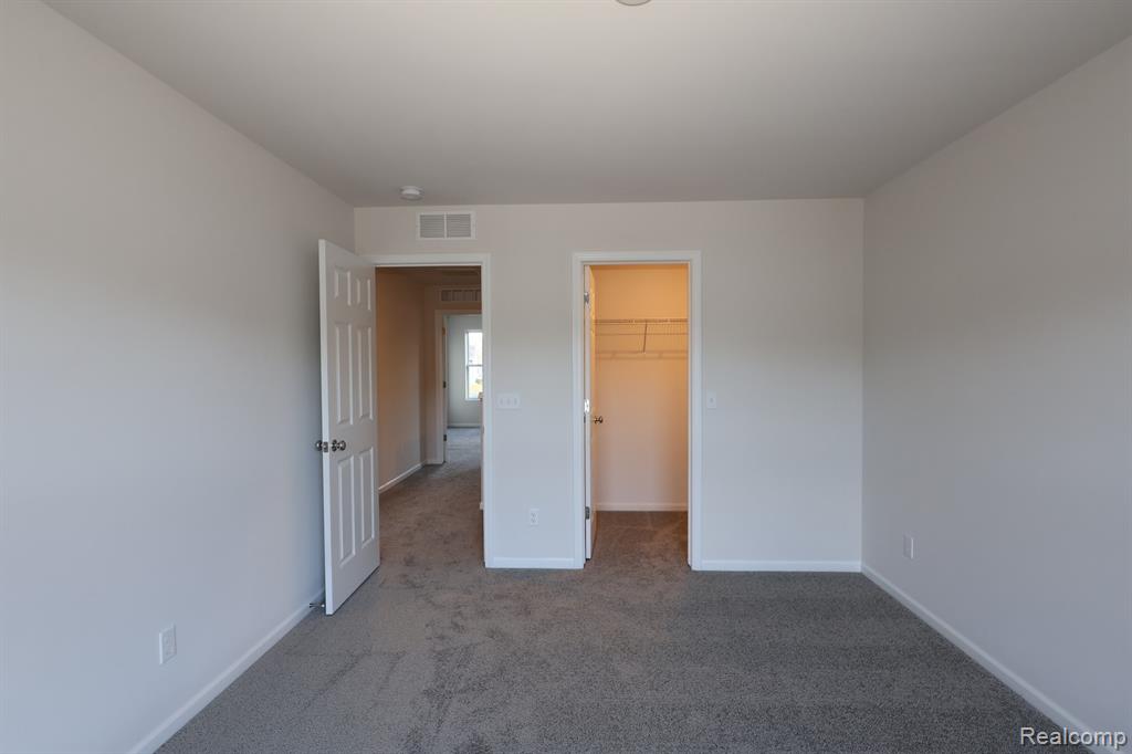 420 Hidden River W, Holly, MI 48442 — Photo 21