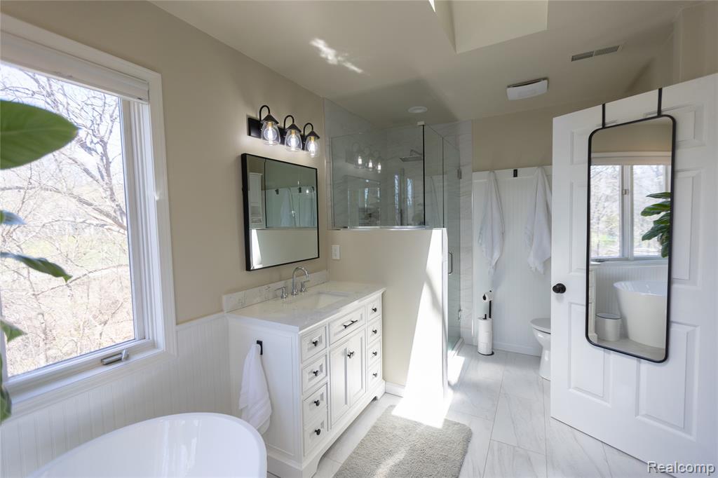 7988 Hillside Lakes Drive, Brighton, MI 48116 — Photo 32