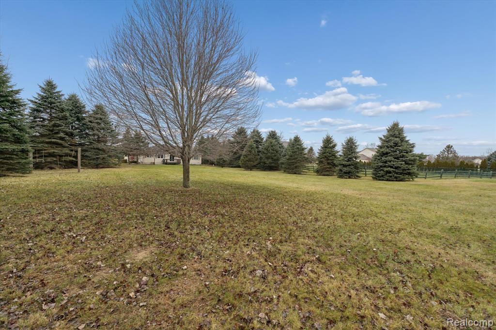 7183 Miller Lane, Grand Blanc, MI 48439 — Photo 41