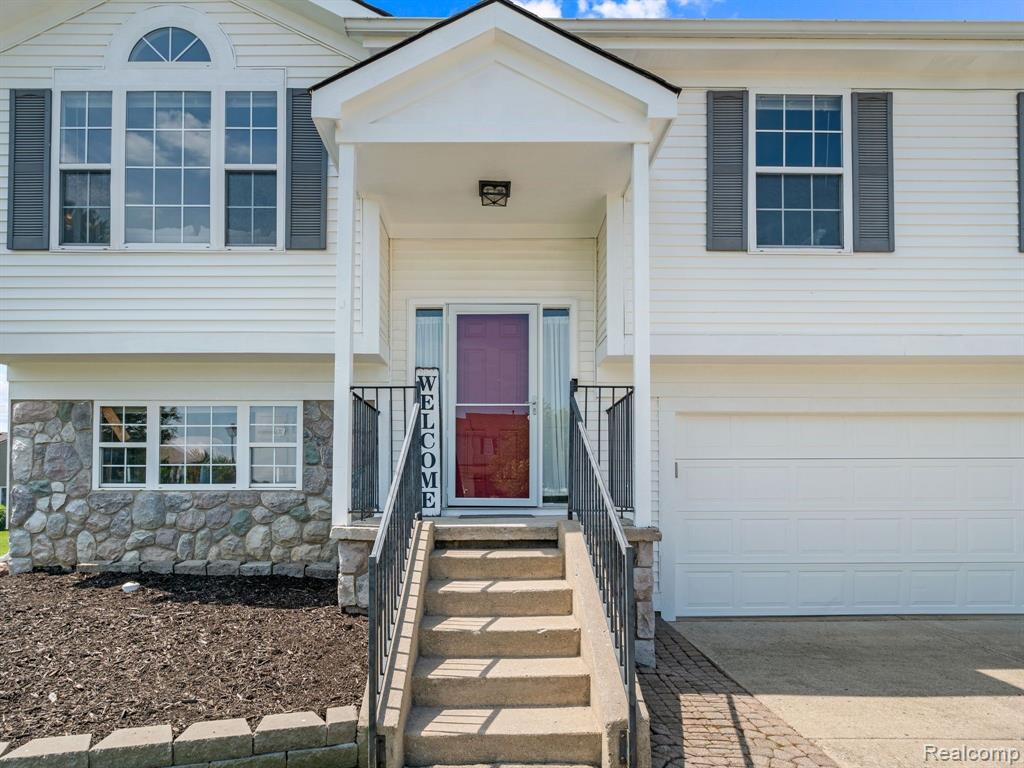 7538 Lochmoor Drive, Ypsilanti, MI 48197 — Photo 3
