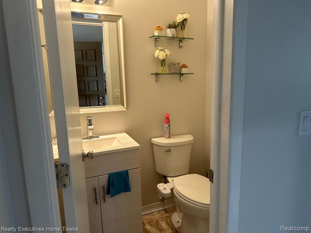 8212 CLAY, Sterling Heights, MI 48313 — Photo 28
