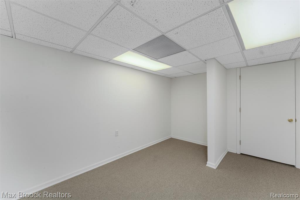5946 Cherry Crest Drive, West Bloomfield, MI — Photo 45