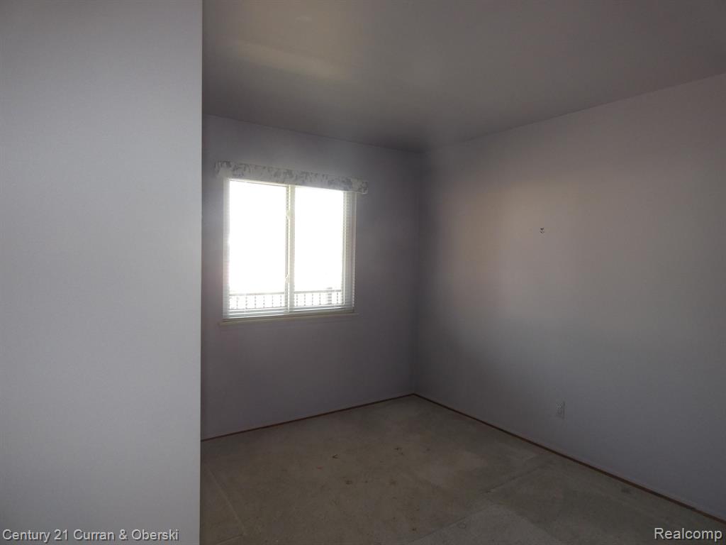 42563 PLYMOUTH HOLLOW Drive, Plymouth, MI 48170 — Photo 15