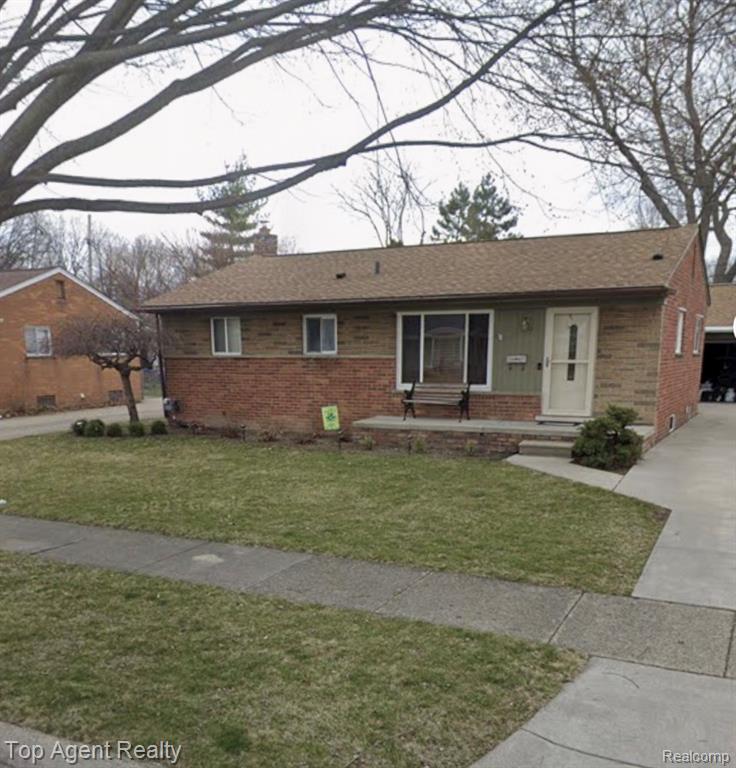 4703 Kensington Drive, Warren, MI 48092 — front exterior