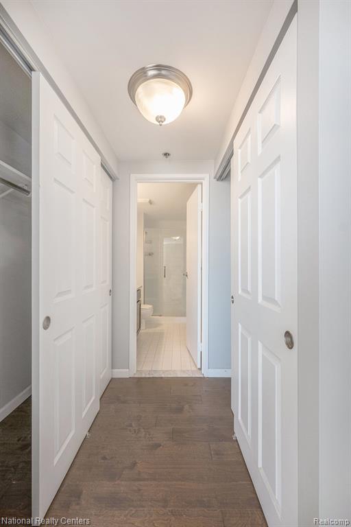 250 E HARBORTOWN Drive, 303, Detroit, MI 48207 — Photo 13