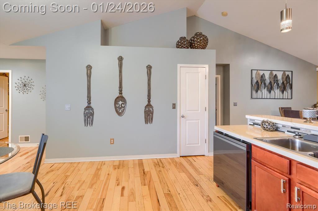 7095 Woods West Drive, Flushing, MI 48433 — Photo 27