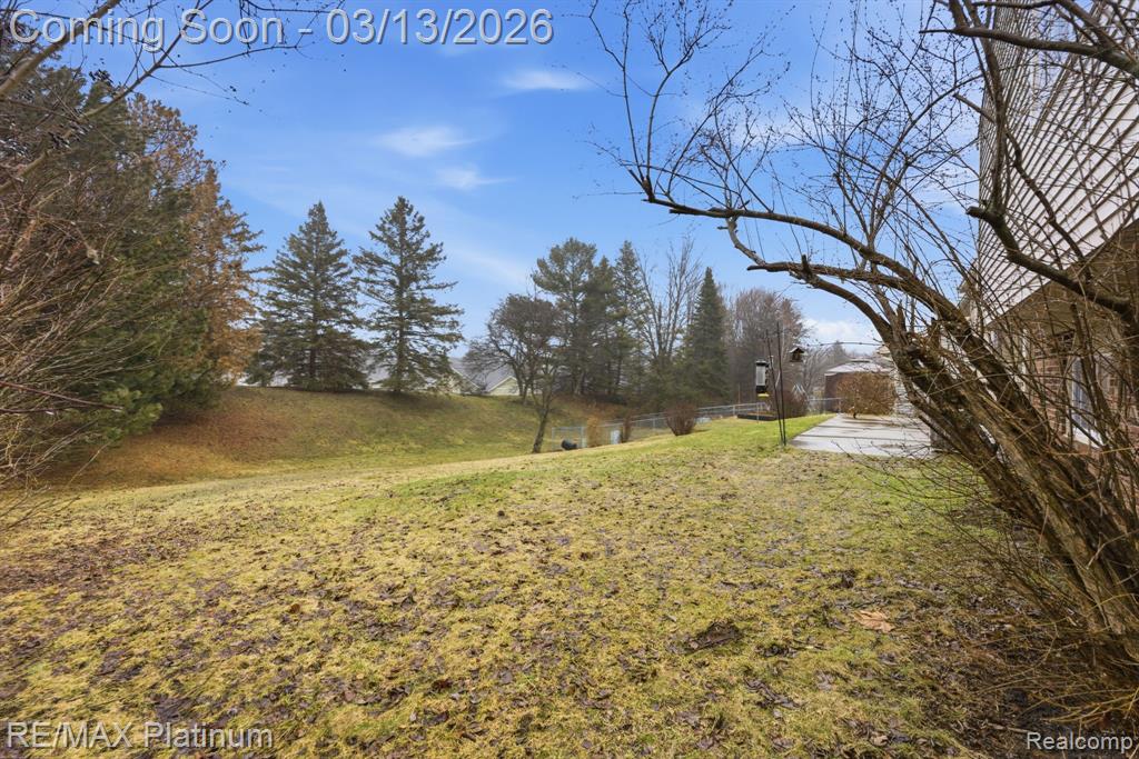 834 Abbey Lane, Milford, MI 48381 — Photo 32